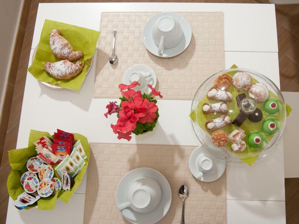 B&B Notti Sikane 恩佩多克莱港 外观 照片